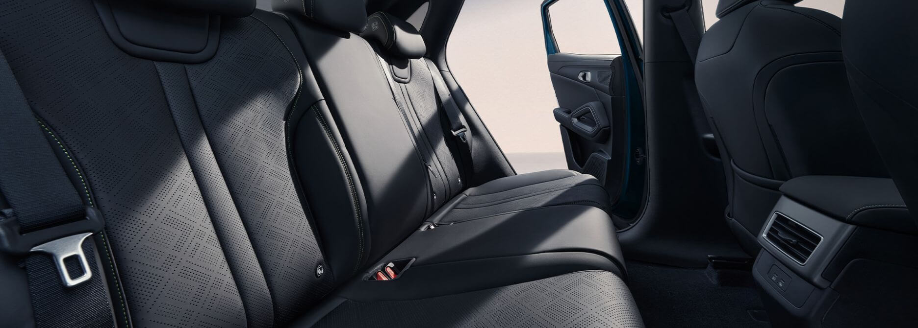 BYD Atto 2 DM-i interior